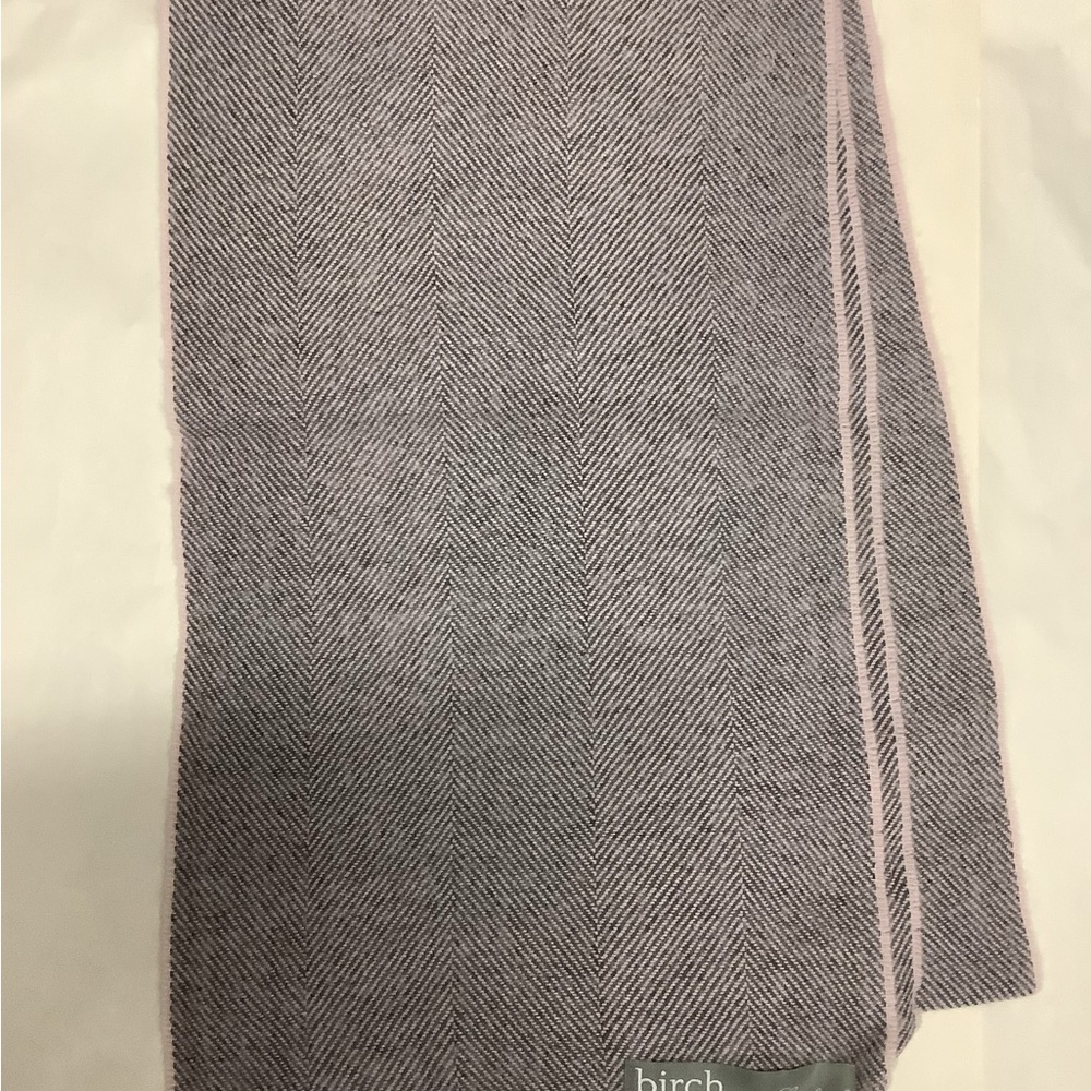 Elegant Herringbone Scarf in Pink and Gray
